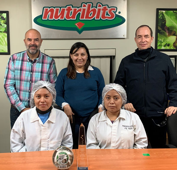 The staff of Food Solutions and its Nutribits division accepted the award at its Mexico office.