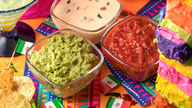 Yo Quiero! Guacamole Bowl  Cinco de Mayo Guacamole Recipe